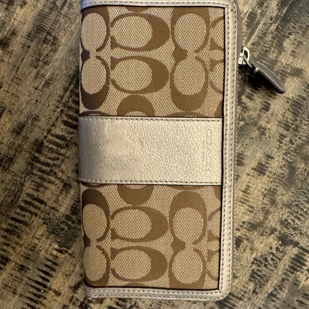 Coach Handbag And Matching Wallet - image 3